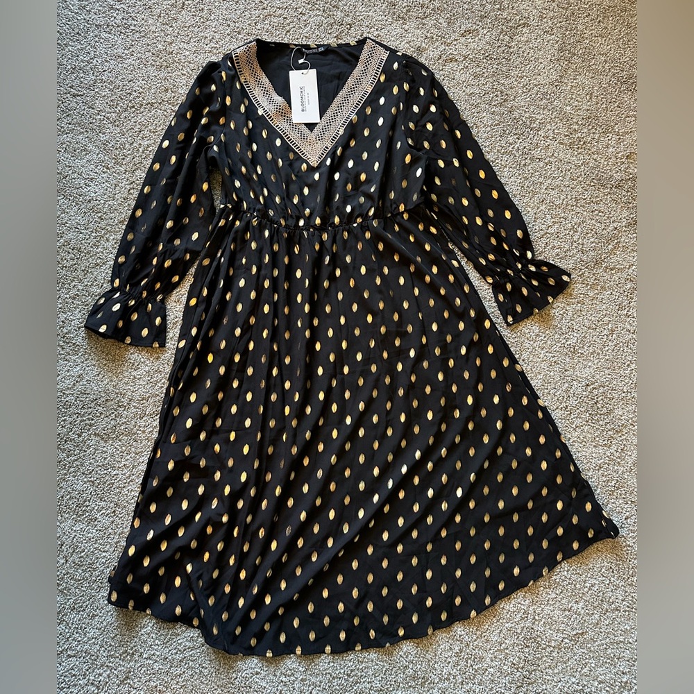 Bloomchic Holiday Long Sleeve Dress Black with Gold Foil size 14-16 NWT